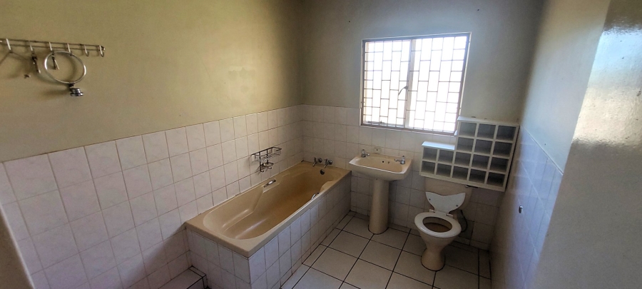 13 Bedroom Property for Sale in Bloemspruit Free State